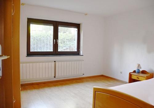 UG: Zimmer 1