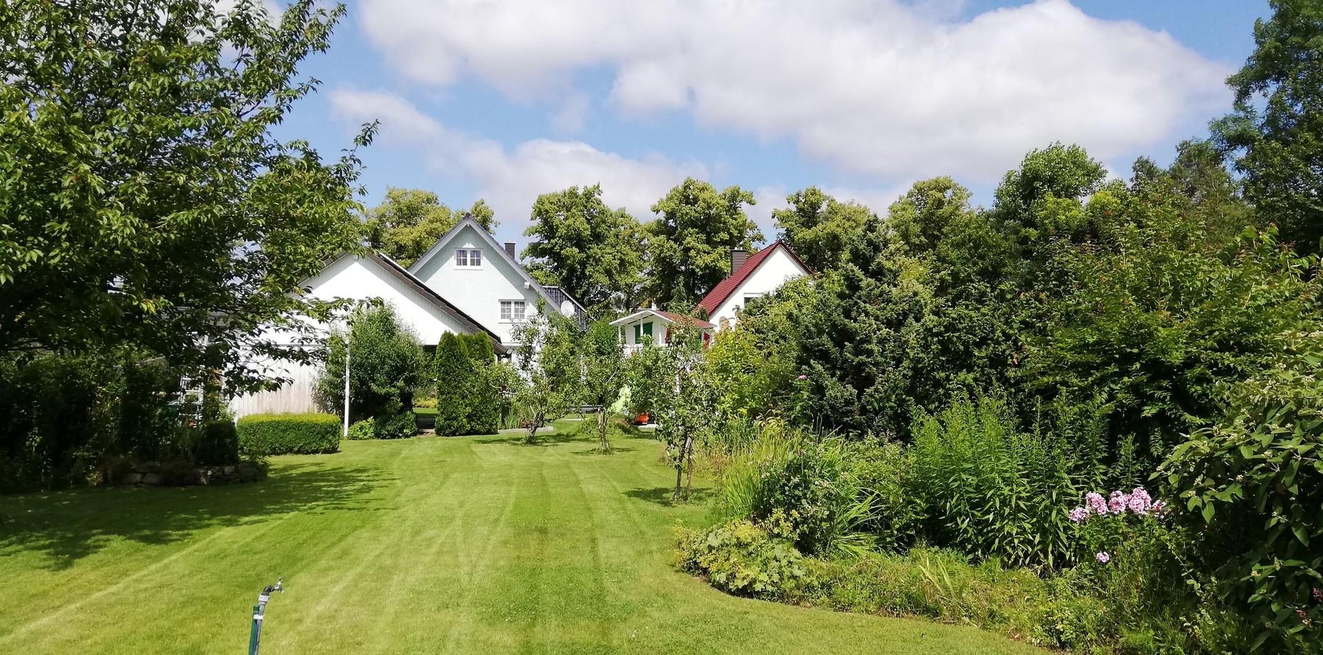  Nebengelass + Baumhaus