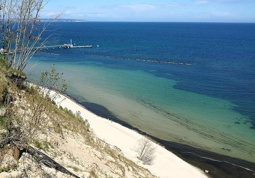 wunderschöne Steilküsten