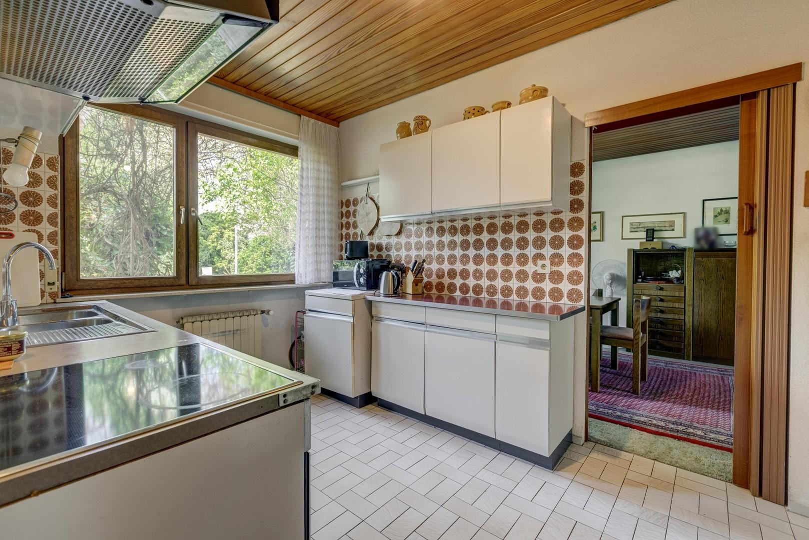 Küche , Tür zum Esszimmer