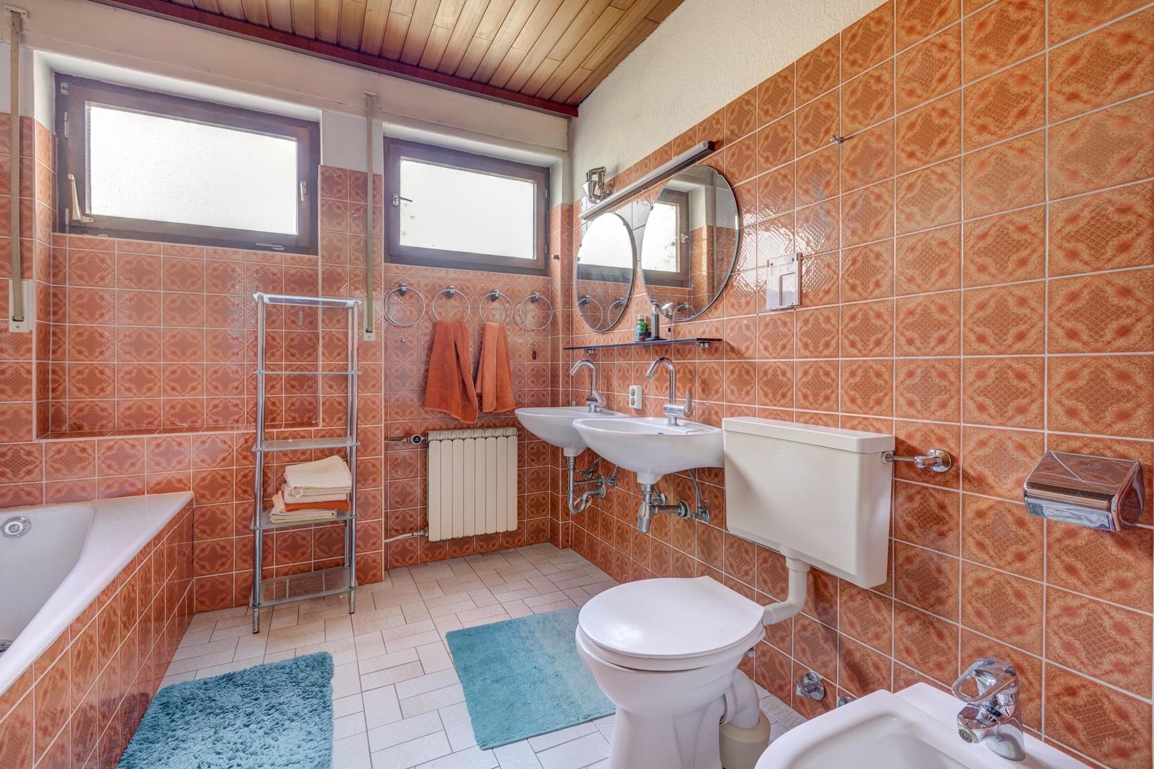 Wannen- und Dusch-Bad