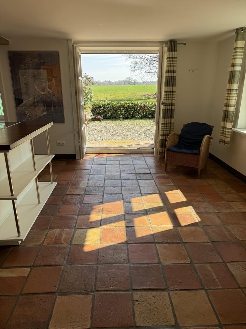 Blick von Küche auf Terrasse