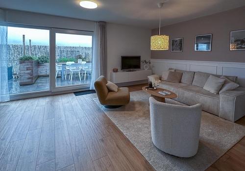 Wohnbereich und Terrasse