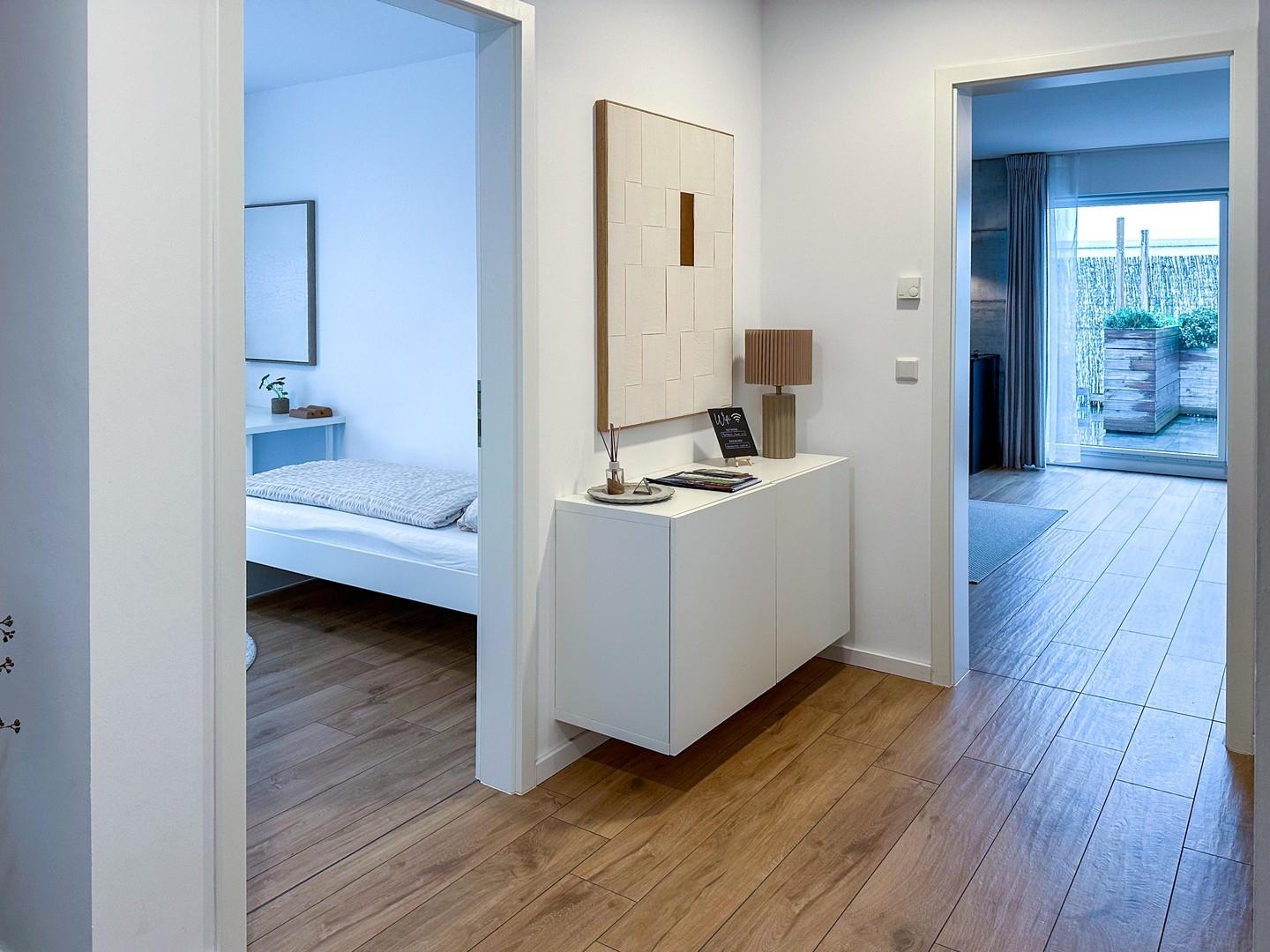 Flur mit Blick zu Terrasse