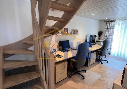 Büro mit Galeriezugang