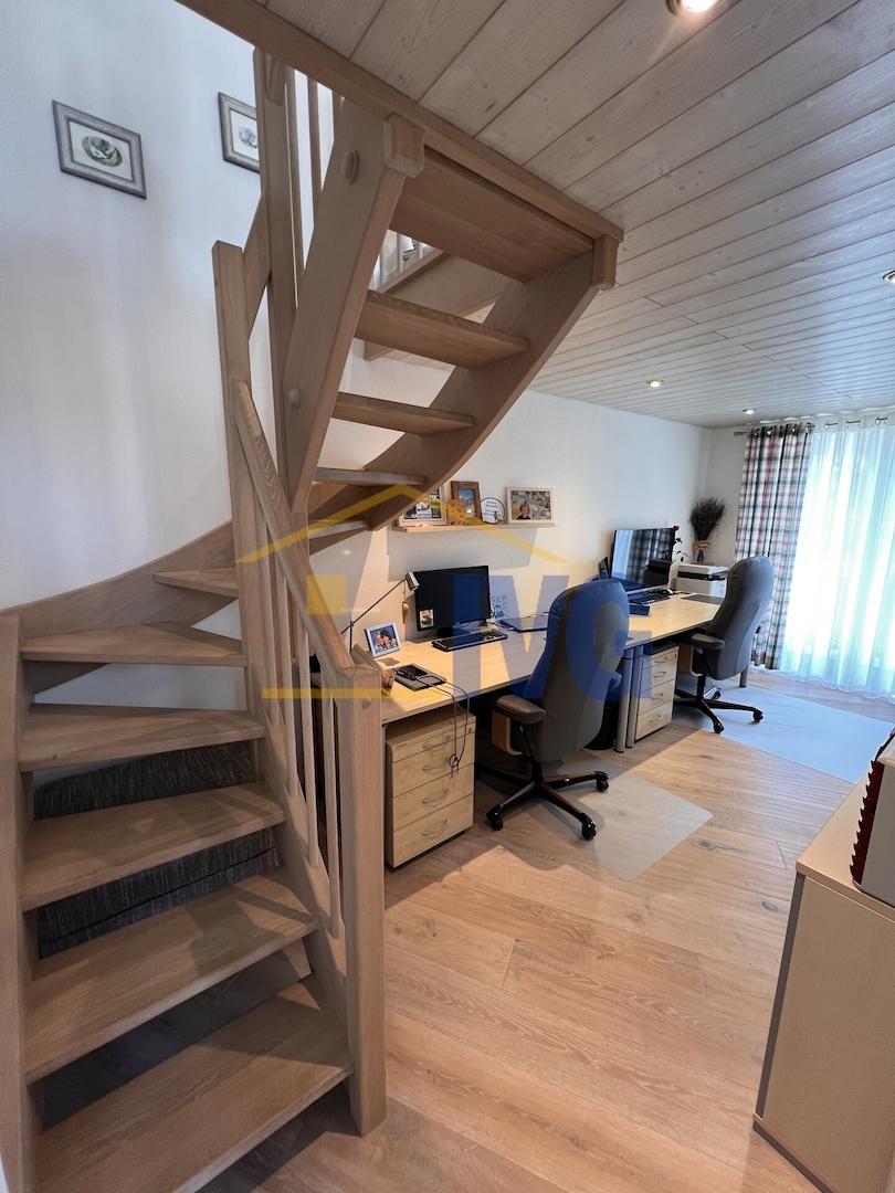 Büro mit Galeriezugang