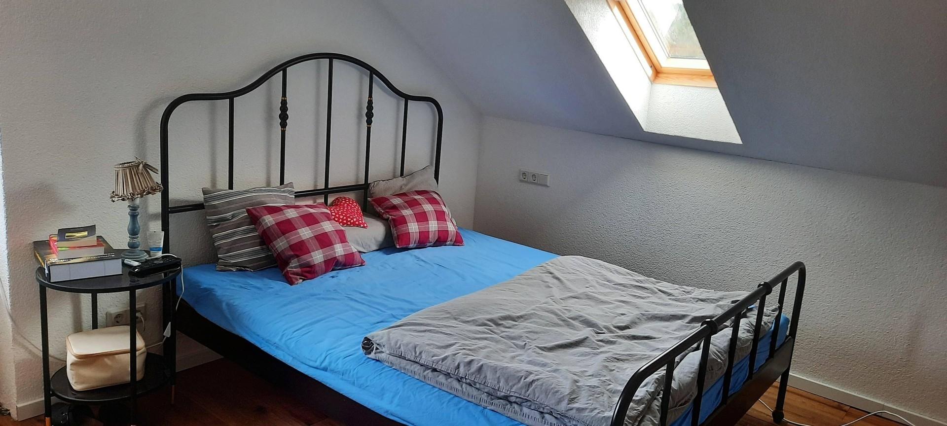 Schlafzimmer 2. OG
