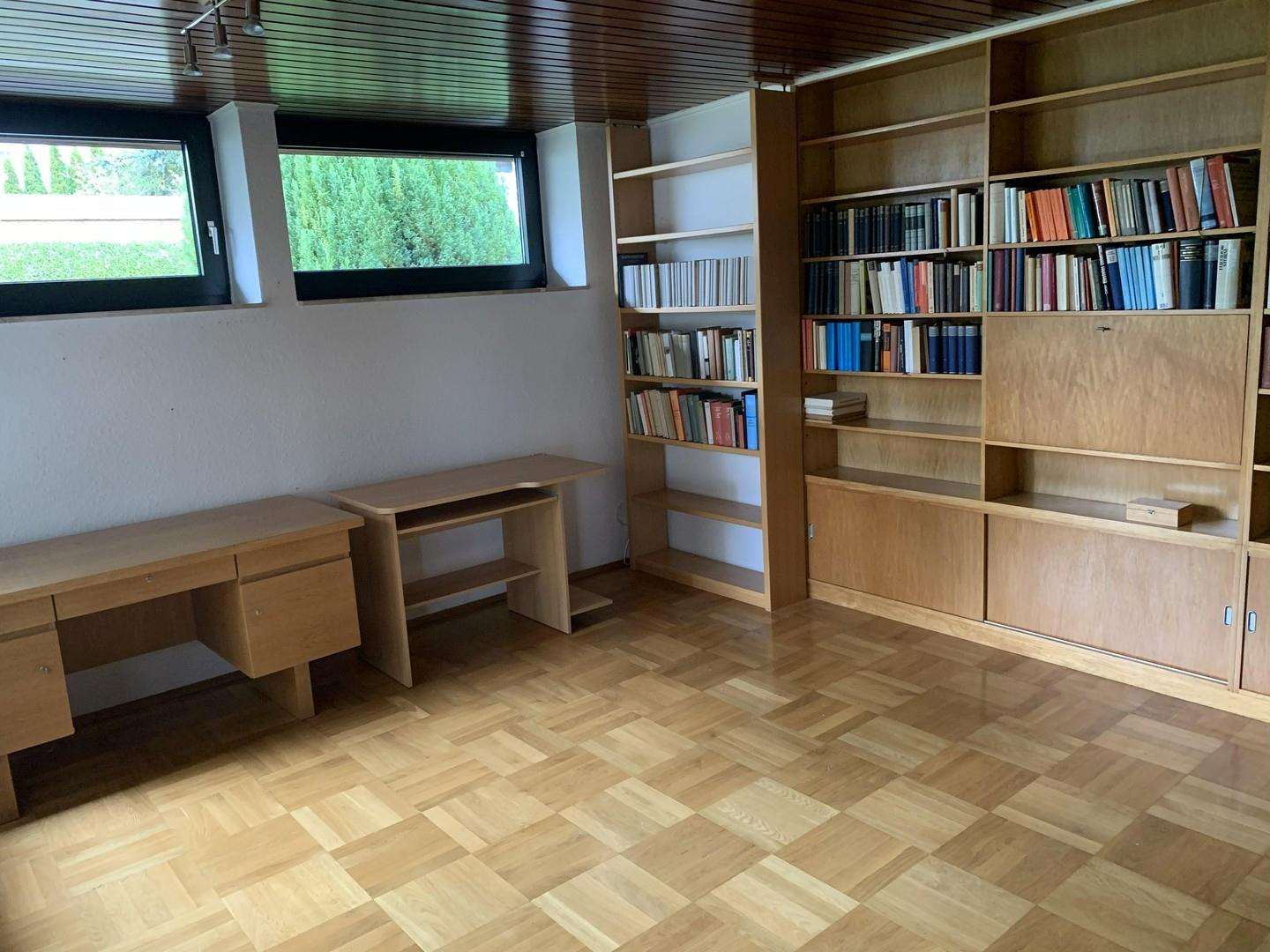 EG, Zimmer mit Parkett