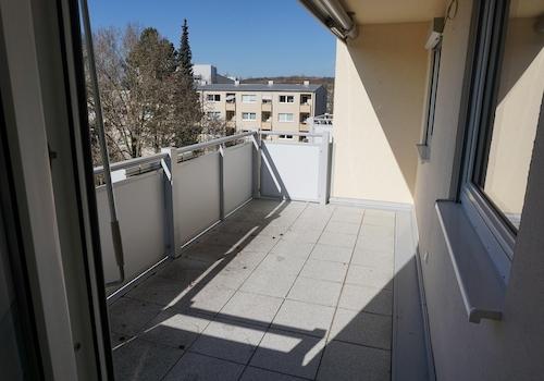 Sonniger West-Balkon
