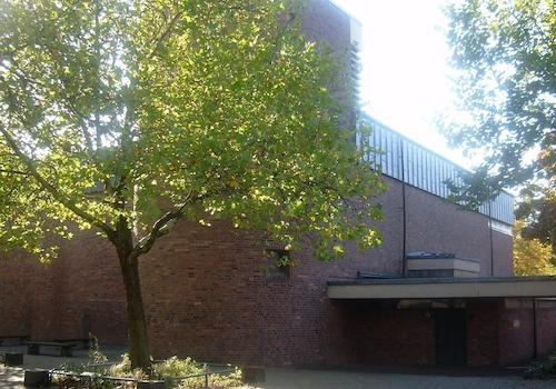 St. Adelheid Kirchplatz
