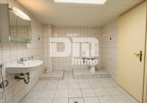 KG Badezimmer / Waschküche / Wanne