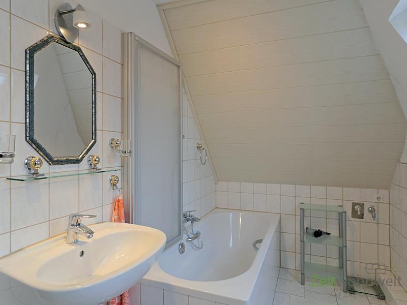 Bad mit Wanne