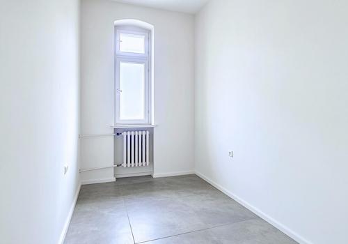 Vis. Rückwärt. Zimmer zu Küche