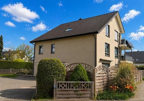 Parkfläche vor dem Haus