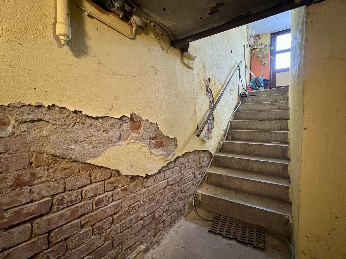 Ausgang Keller