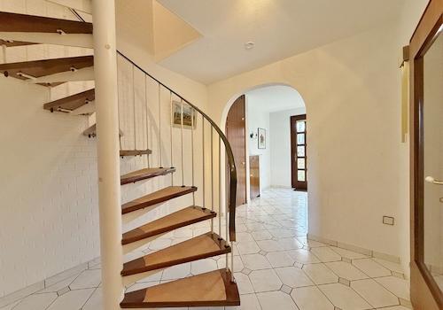 Treppe ins Dachgeschoss Haus 1