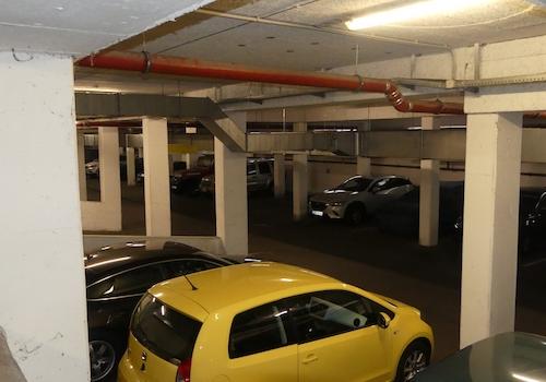 Tiefgarage direkt vom Lift aus