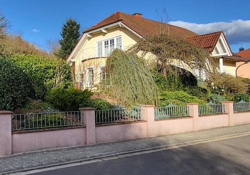 Straßenansicht