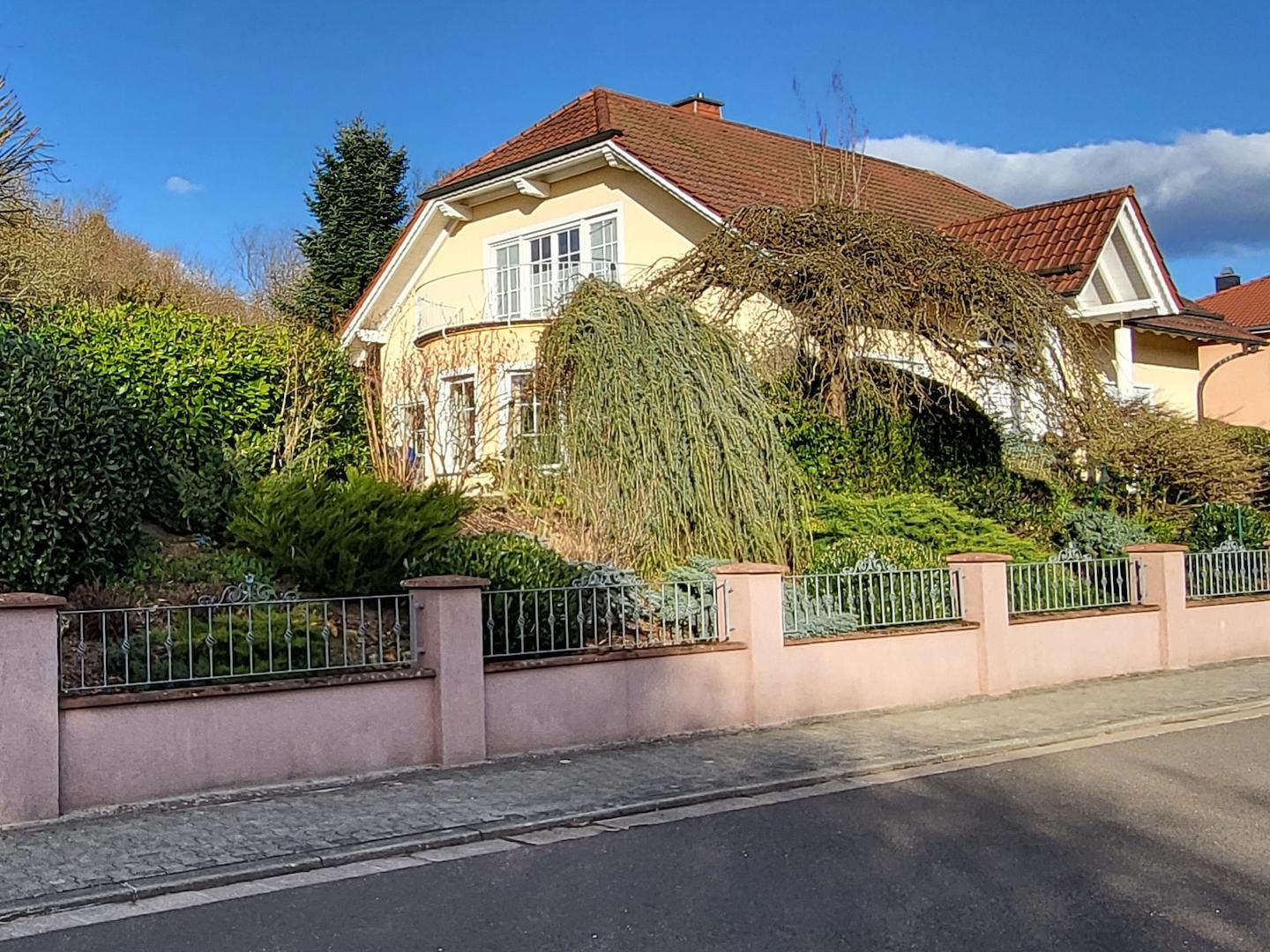 Straßenansicht