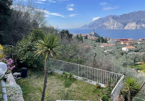 UG-Ausblick auf eigene Gartenanlage