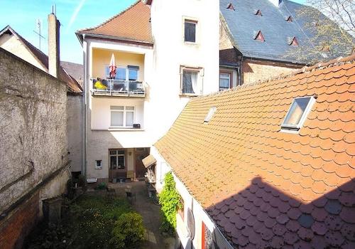 Blich von Nebenhaus in den Innenhof