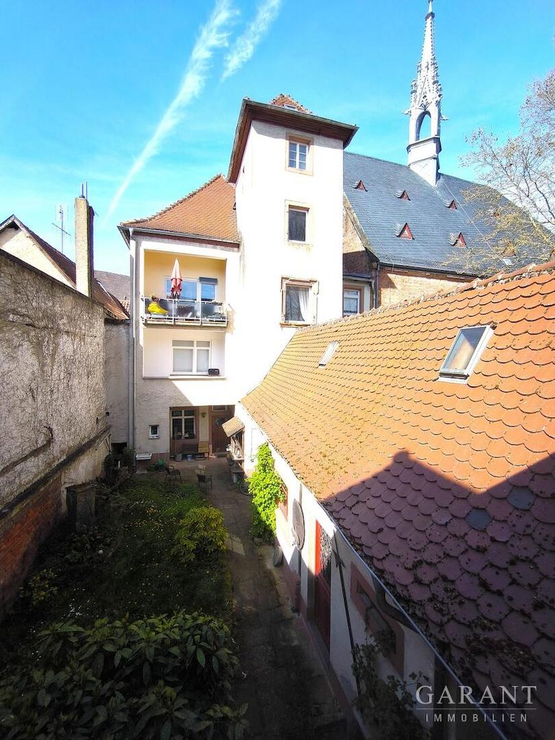 Blich von Nebenhaus in den Innenhof