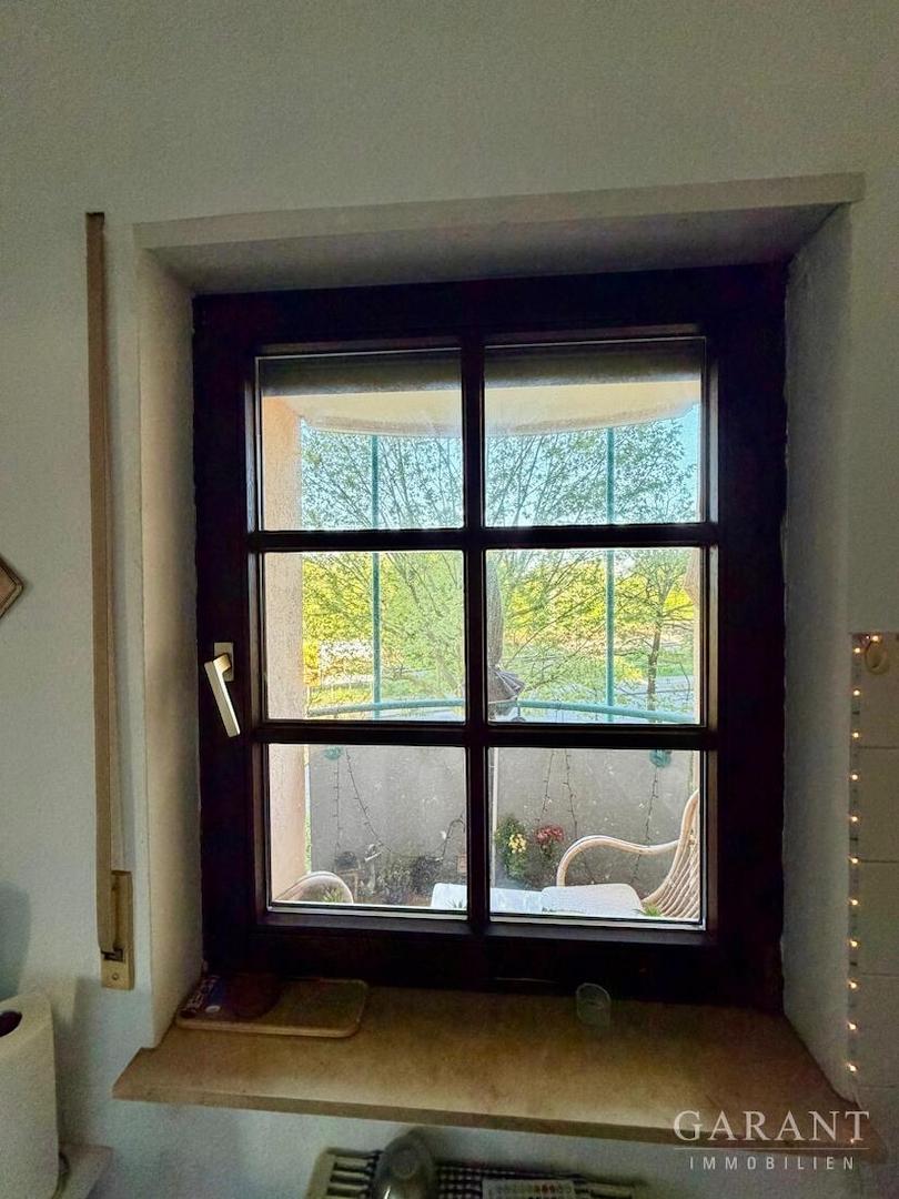 Ausblick von der Küche auf Balkon