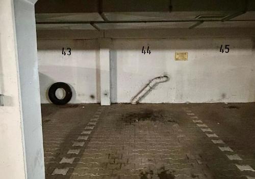 Tiefgaragenstellplatz