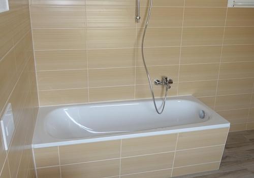 Badezimmer mit Wanne