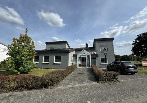 Straßenansicht