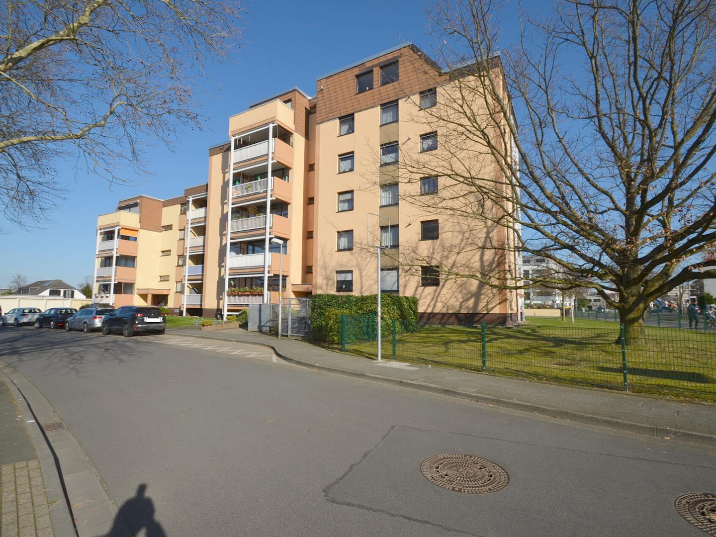 Straßenansicht