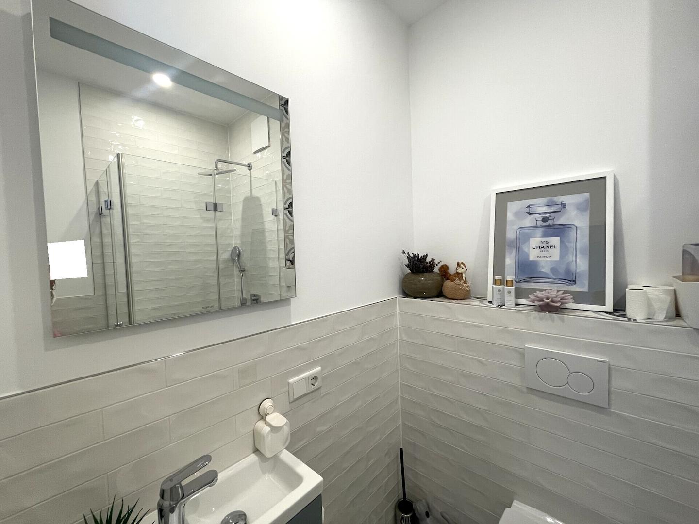 Gäste-WC mit Dusche