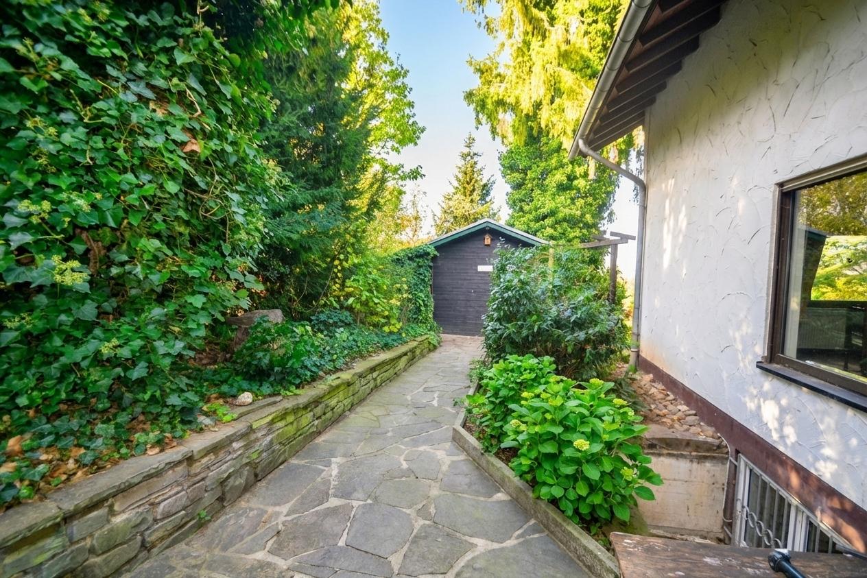 seitlicher Zugang Garten