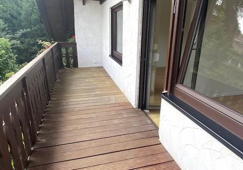 Teilansicht überdachter Balkon