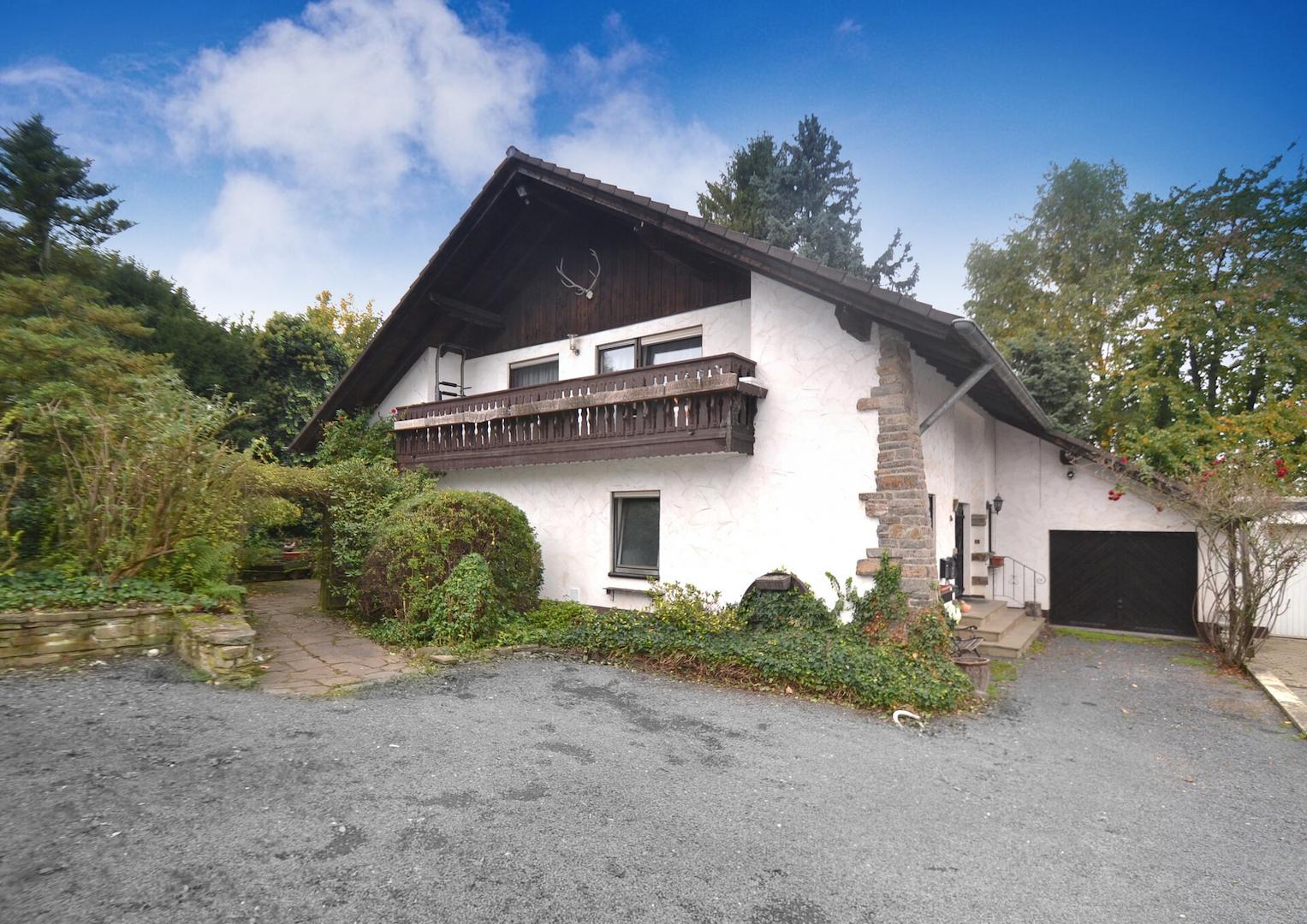 Frontansicht mit Hof