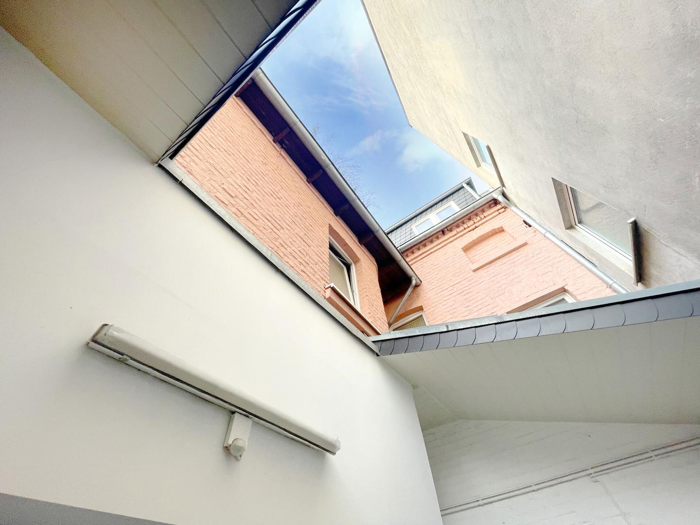 Blick vom Hof Richtung Dachgeschoß