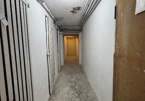 Keller