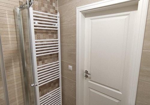 Badezimmer m. Handtuchtrockner