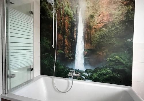 Duschbadewanne (Beispielfoto)