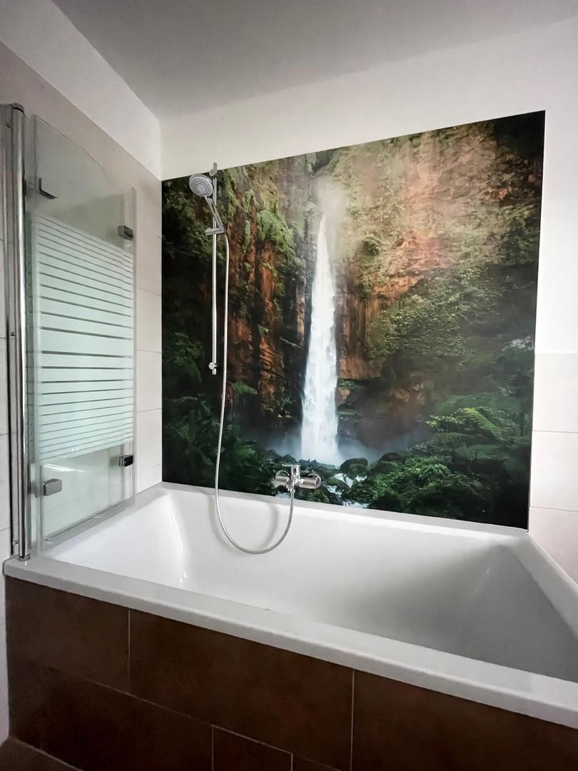 Duschbadewanne (Beispielfoto)