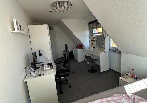 Kinder-/Arbeitszimmer