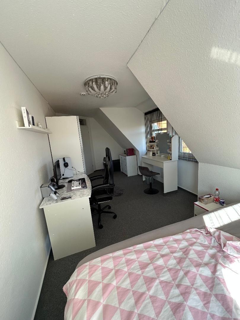 Kinder-/Arbeitszimmer