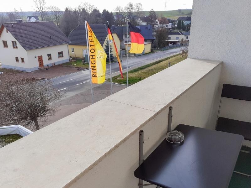 Blick zum Haupteingang