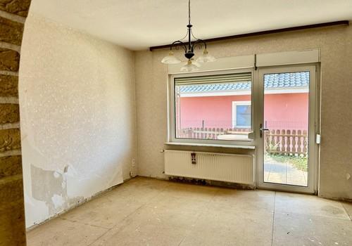 Wohnzimmer mit Terassentür