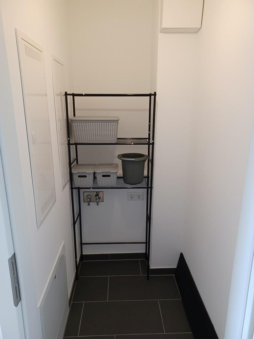 Storage (wash. machine incl.)