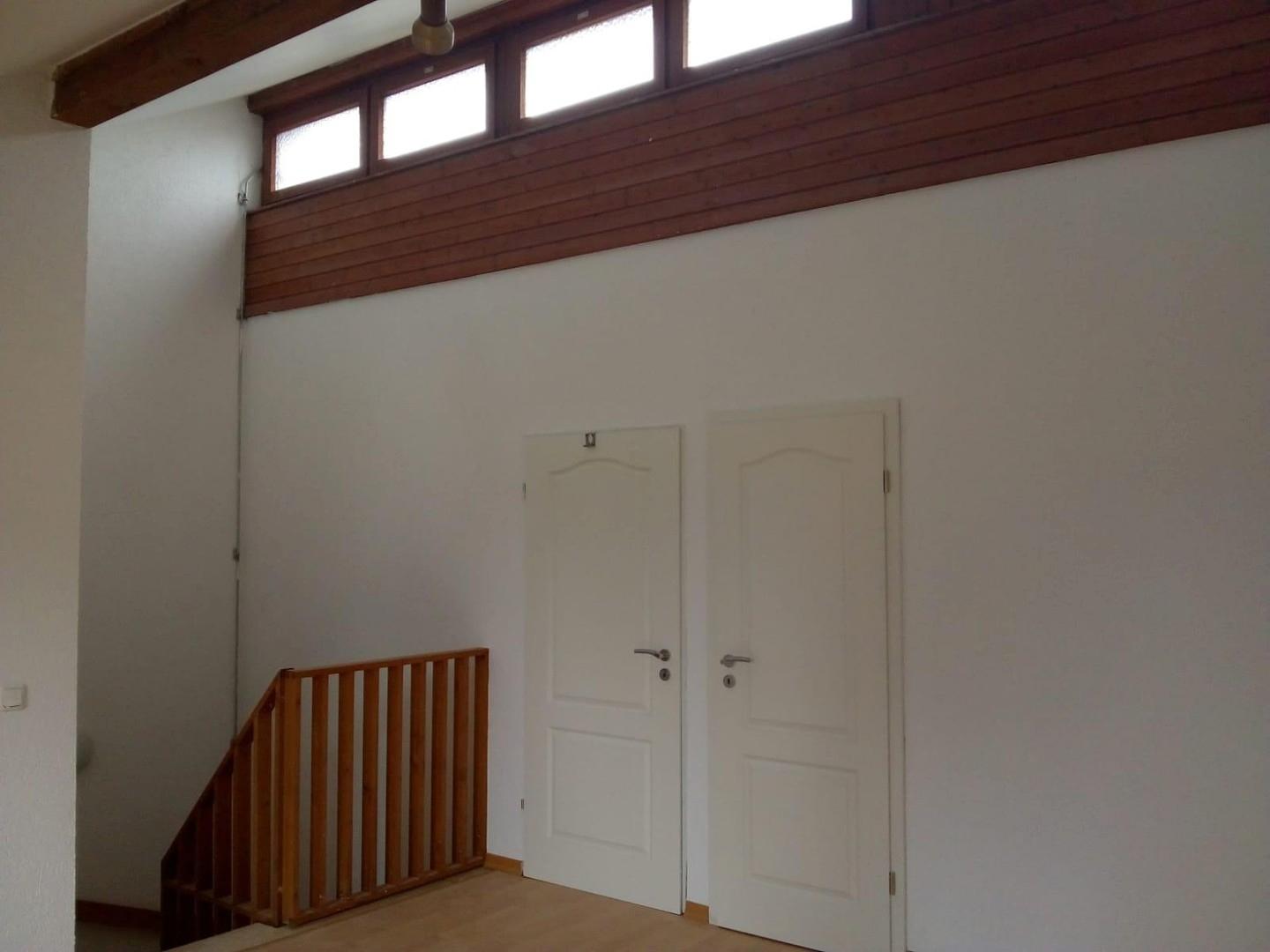 Dg mit 4,6m hoher Decke