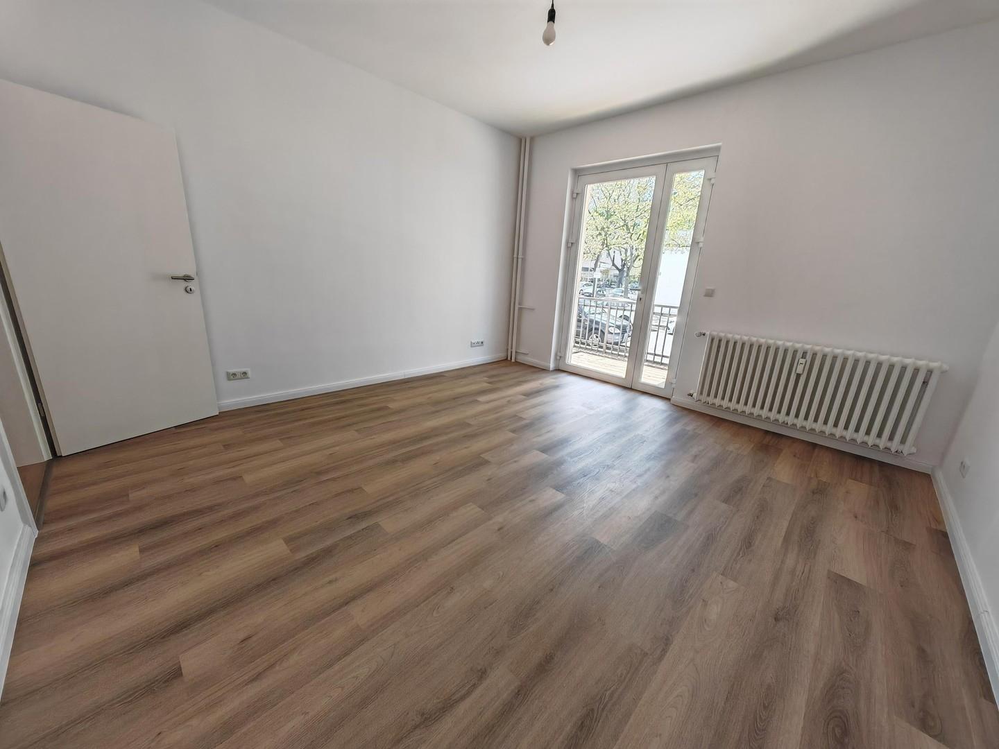 Empfangsraum mit Eingang