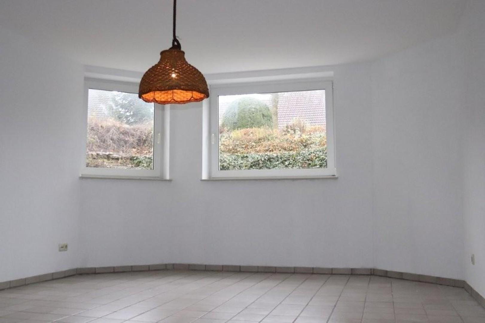 Großer Wohnraum im Keller