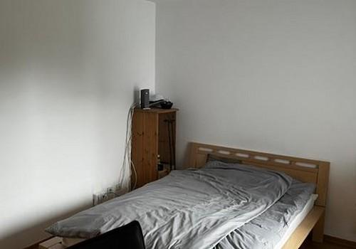 Schlafzimmer 1