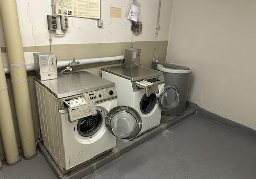 Münzwasch im Keller